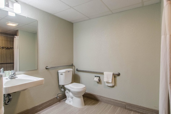 Room 17 of 31