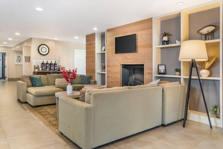 Country Inn & Suites by Radisson Frederick, MD