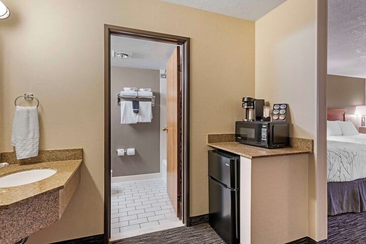 Best Western Plus Landmark Inn