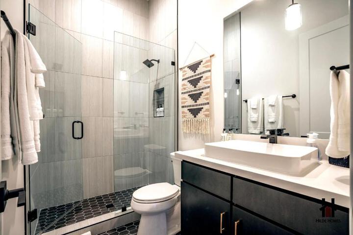 Peaceful Getaway to a New Custom-Built Luxury Home
