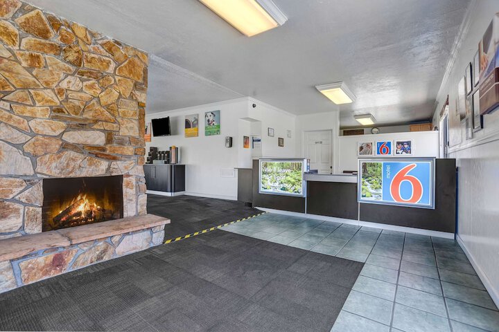 Motel 6 Fort Bragg CA
