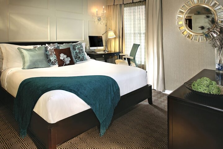 Room 32 of 49