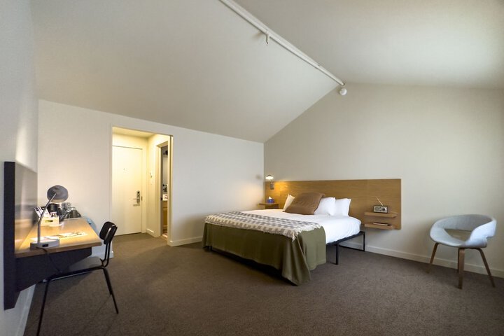 Room 30 of 67