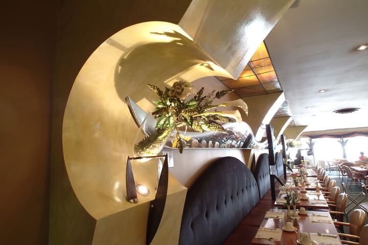 Dining 41 of 53