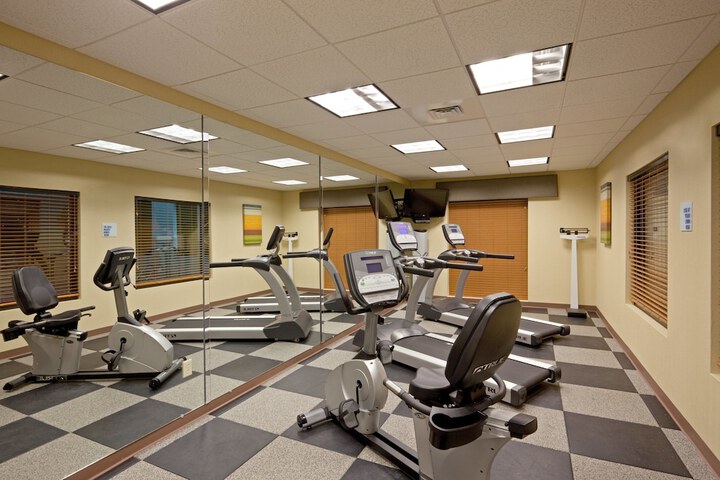 Holiday Inn Express Hotel & Suites Malone by IHG