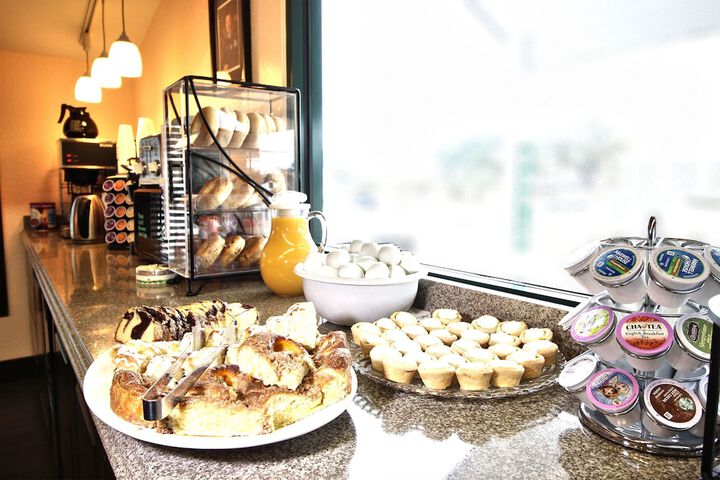 Breakfast/Coffee Service 60 of 67