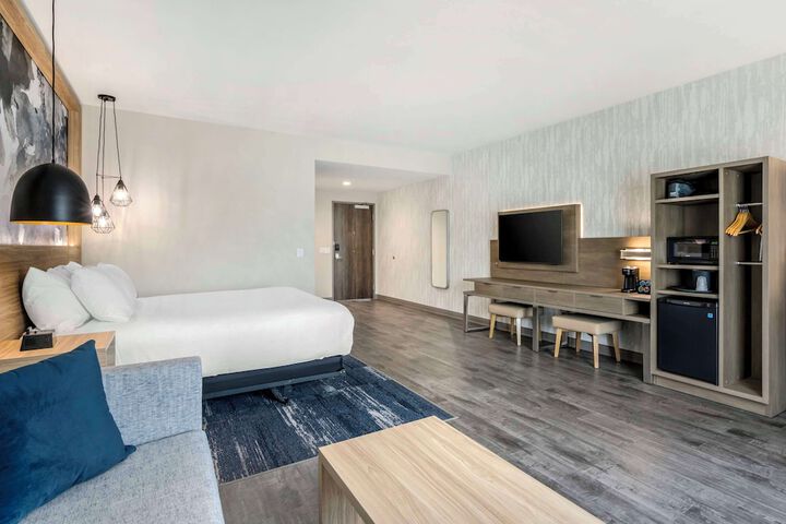 Room 41 of 46
