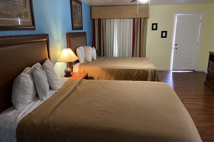 Room 12 of 35