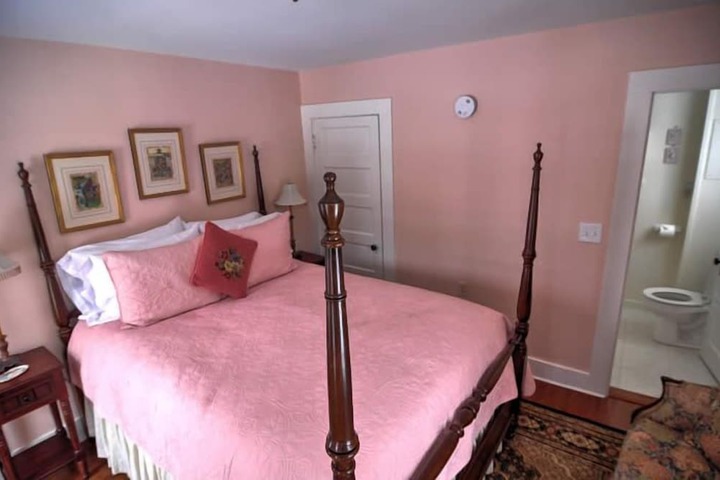 Room 12 of 24