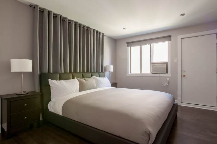 Room 8 of 30