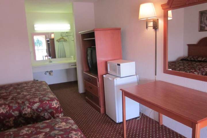 Room 15 of 21