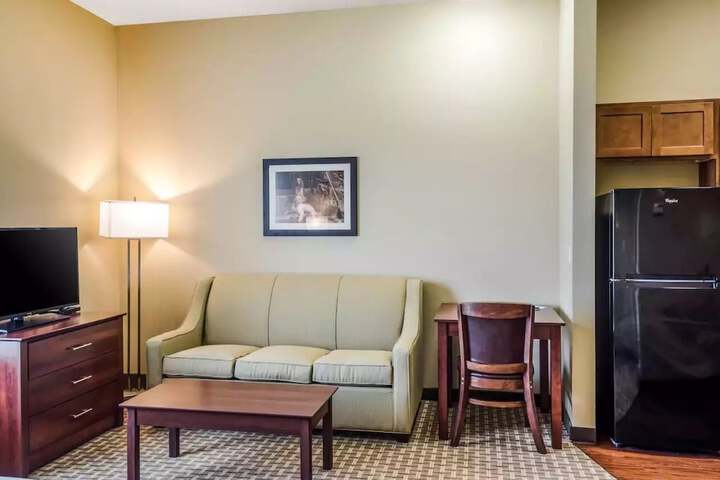 MainStay Suites Hackberry Sportsmans Lodge