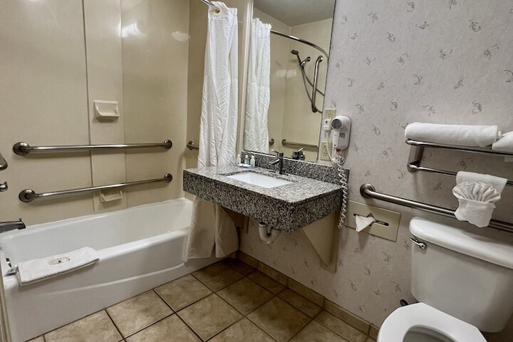 Room 21 of 36