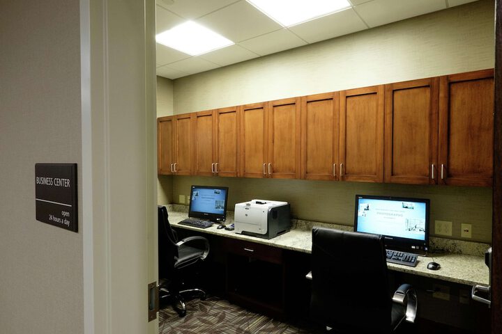 Business Center 67 of 69
