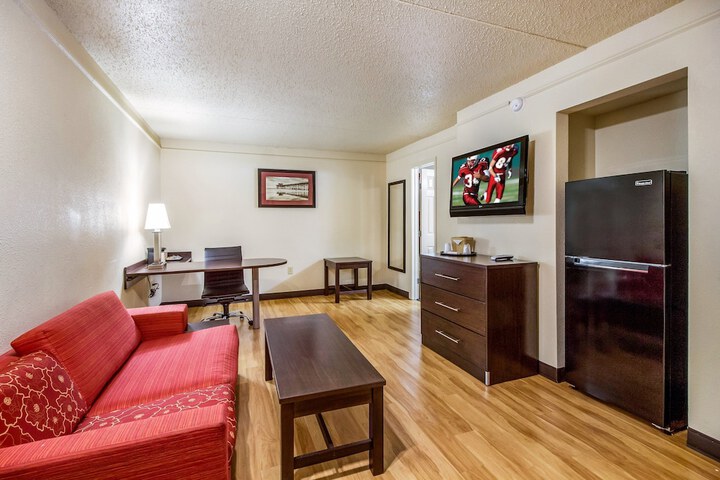 Room 9 of 30