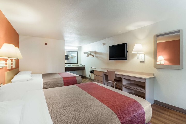 Room 20 of 29