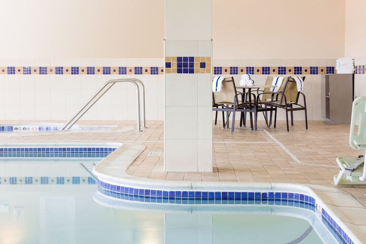 Pool 10 of 42