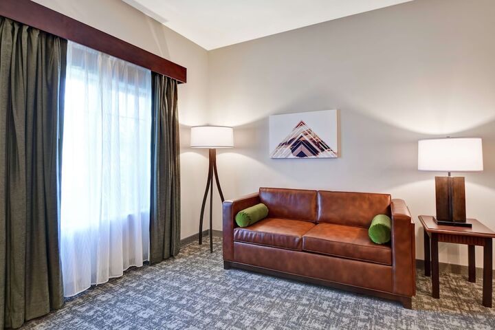 Room 42 of 60