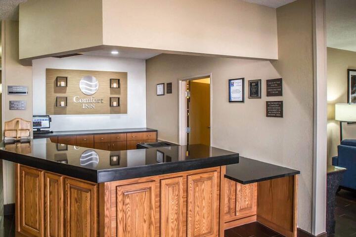 Comfort Inn Morris I-80