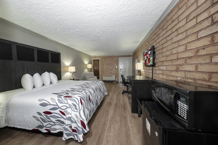 Room 26 of 29
