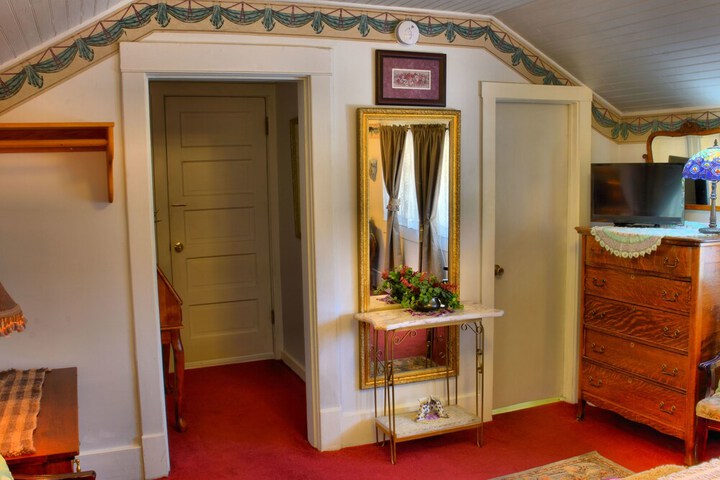 Room 48 of 107