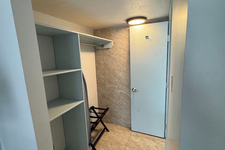 Room 17 of 29
