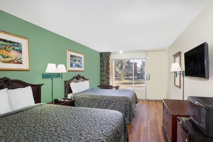 Room 17 of 25