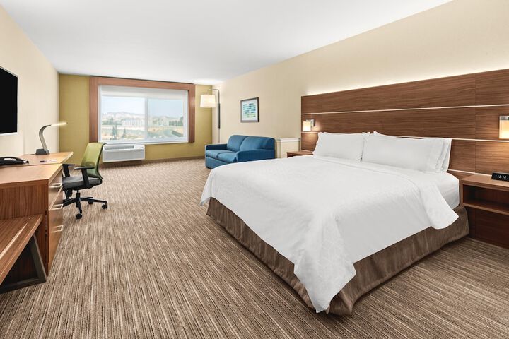 Room 11 of 22