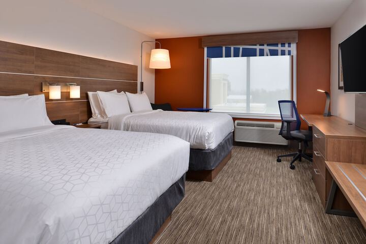 Holiday Inn Express & Suites Marshalltown by IHG