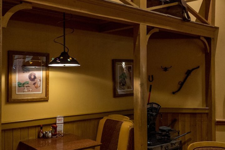 Dining 26 of 45