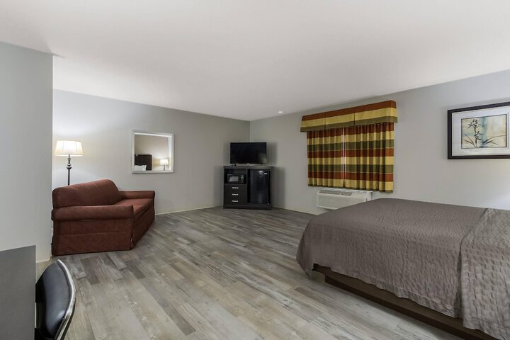Econo Lodge Inn & Suites Yankton