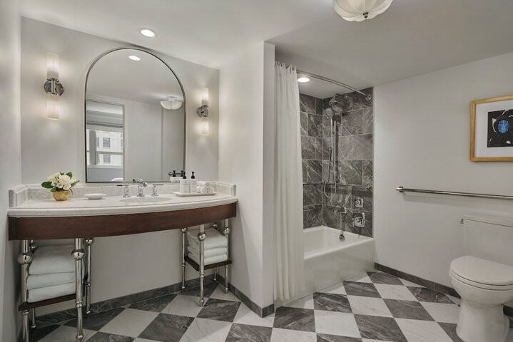 InterContinental Chicago Magnificent Mile by IHG