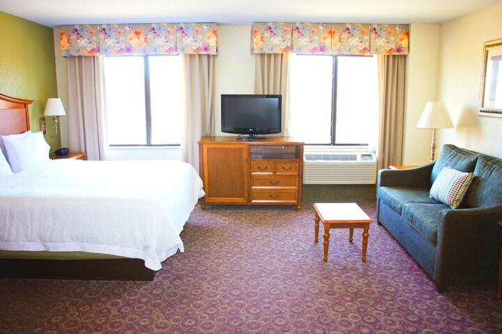 Room 28 of 81