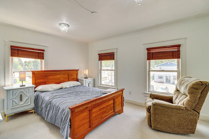 Walkable Abode in Stroudsburgs Business District!