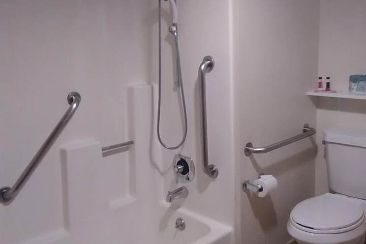 Room 21 of 27