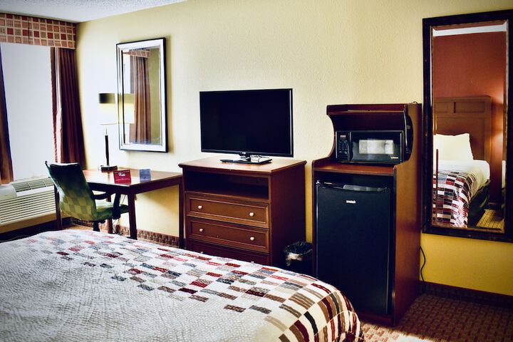 Room 28 of 61