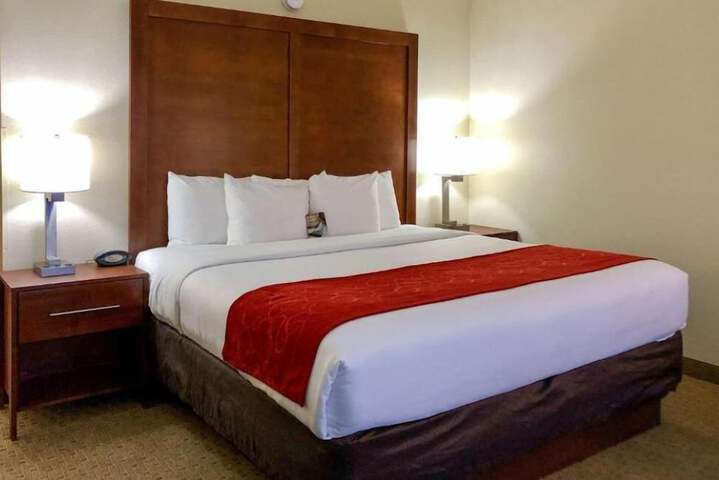 Room 4 of 8
