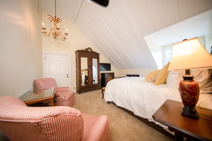 Room 30 of 46