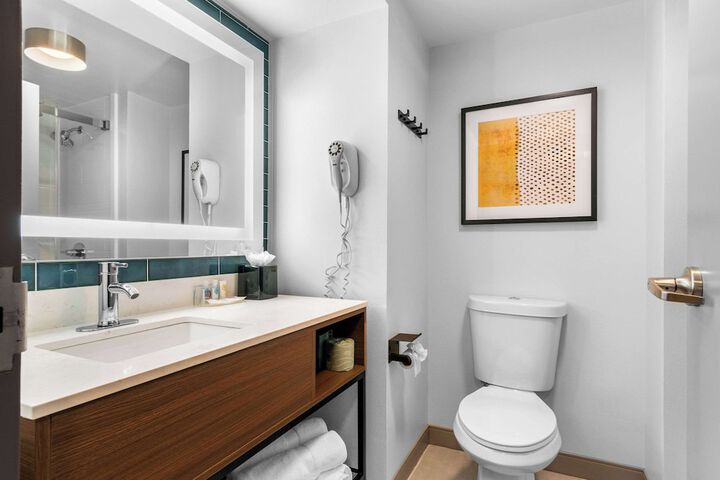 Comfort Inn & Suites York North