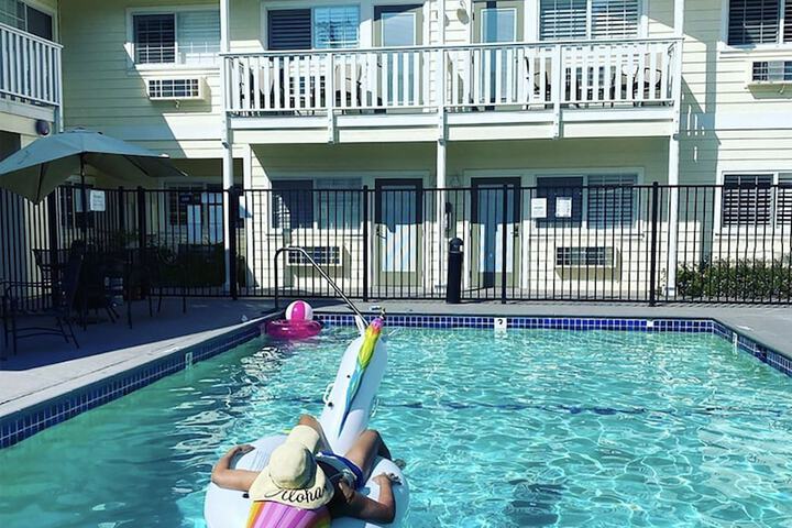 Pool 10 of 72