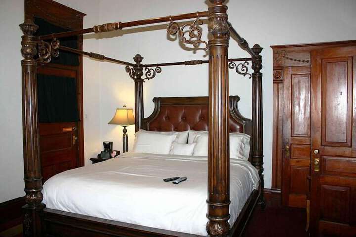 Room 30 of 40