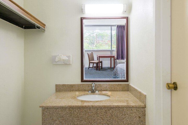 Room 3 of 14