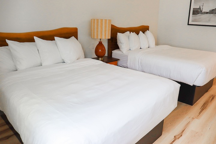 Room 6 of 25