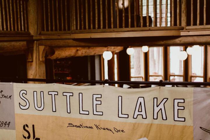 The Suttle Lodge & Boathouse