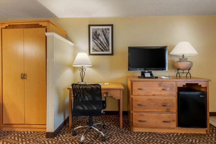 Turquoise Inn and Suites Cortez near Mesa Verde