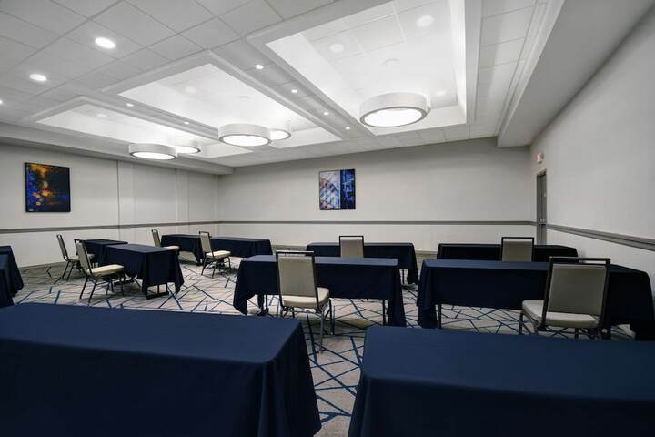 Embassy Suites by Hilton Detroit Livonia Novi