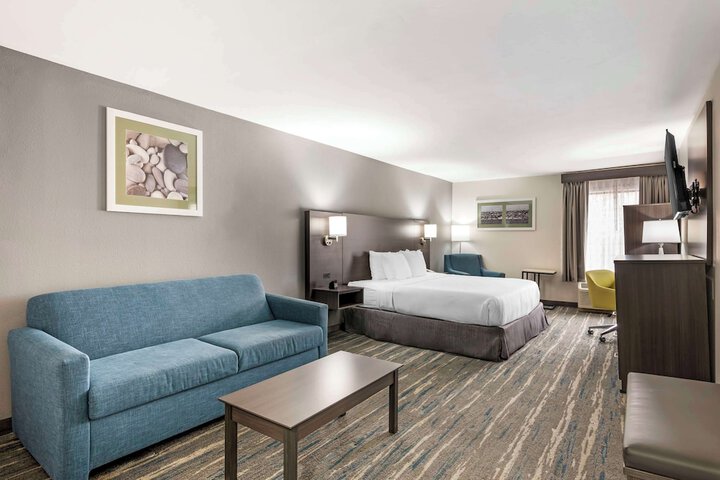 Room 10 of 24