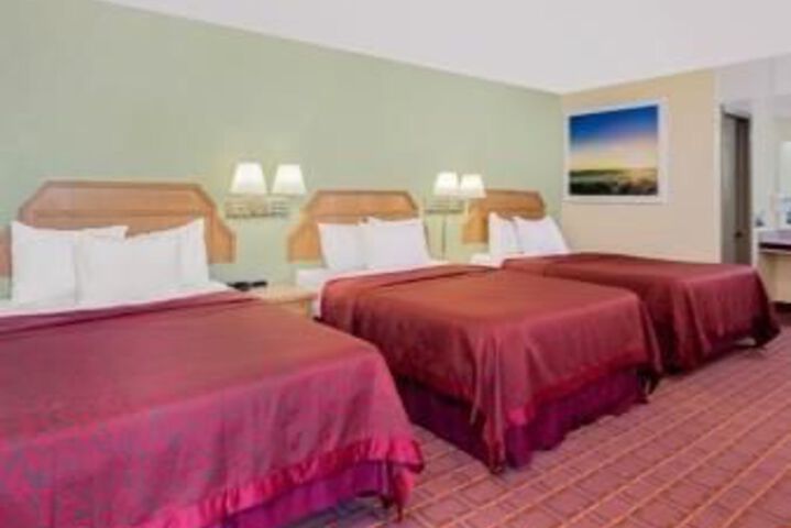 DAYS INN WILLIAMSBURG