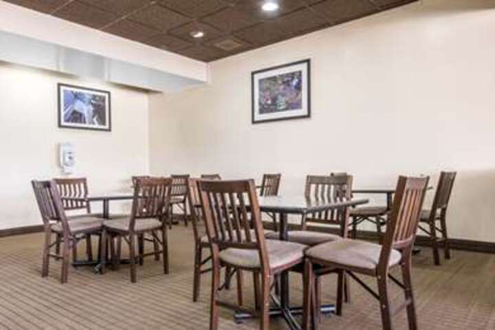 Dining 114 of 116