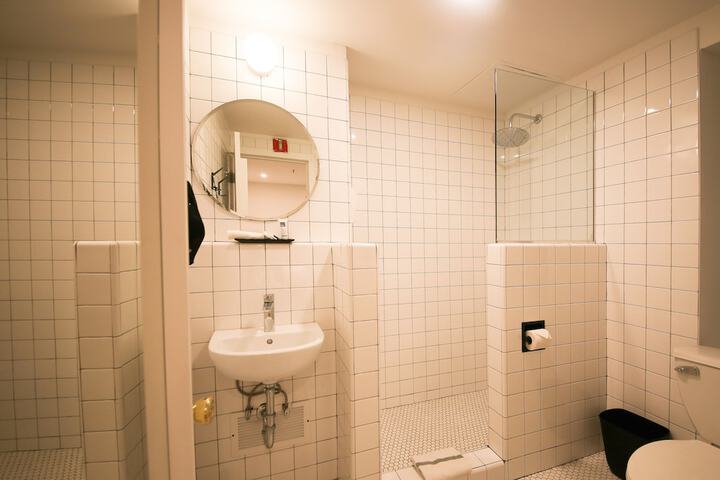 Room 18 of 30